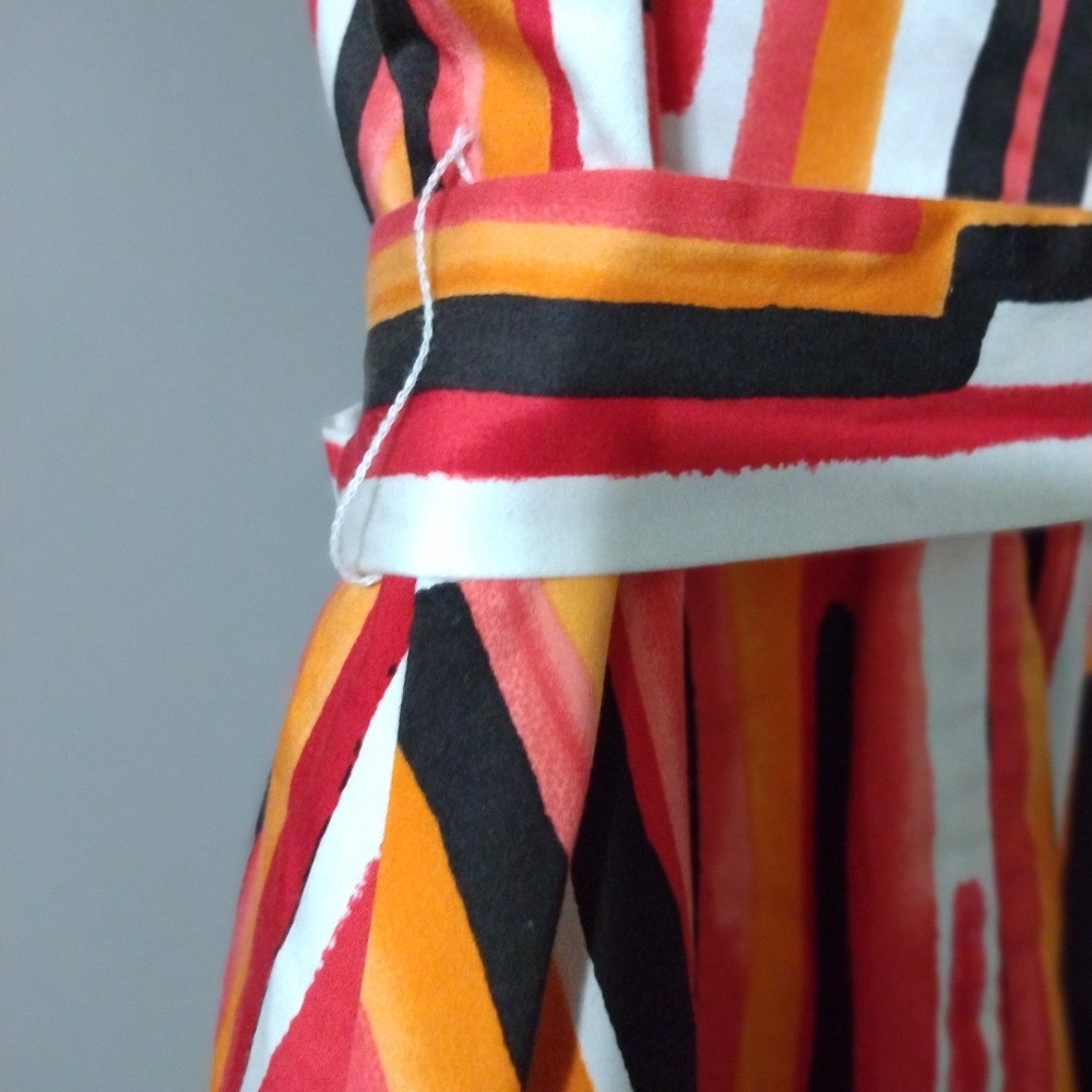 Dress - Picture 2 of 8